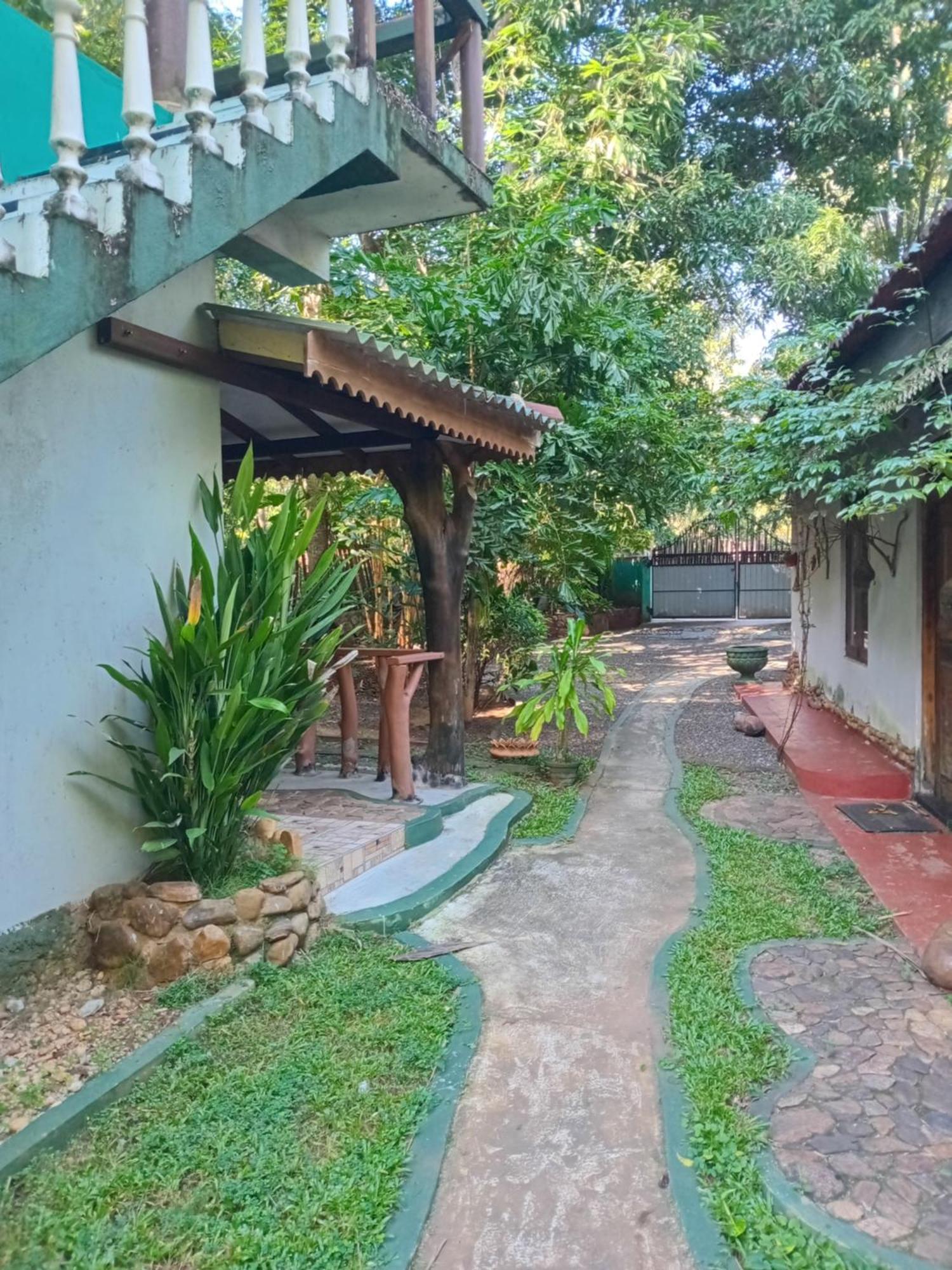 Green Park Safari House & Eco Tree House Udawalawe Luaran gambar